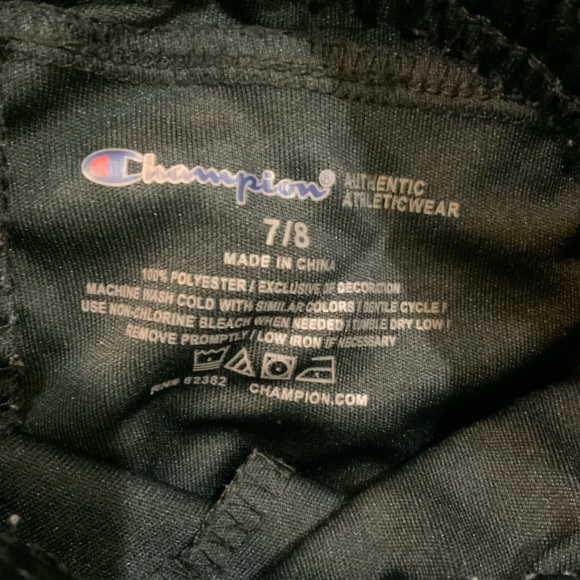 CHAMPION - Basketball Shorts in GREAT condition - Picture 7 of 8